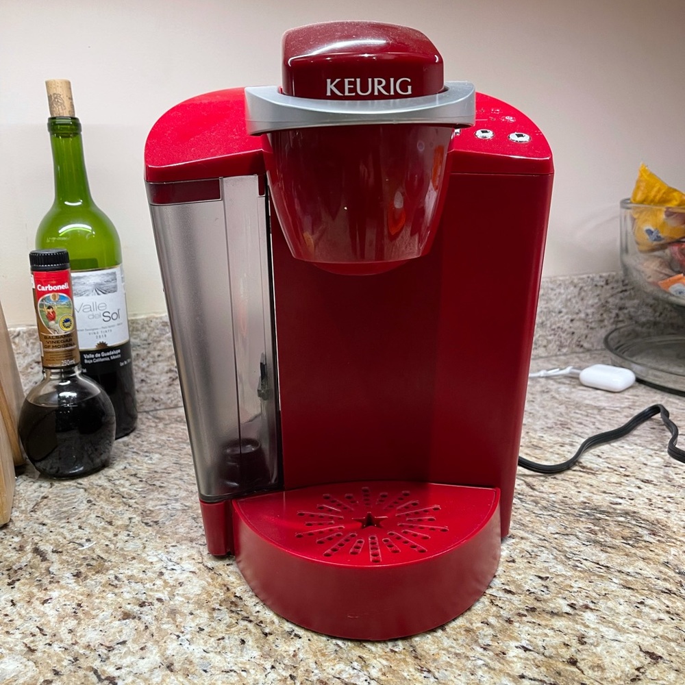 Full Size Keurig Coffee Maker in Red